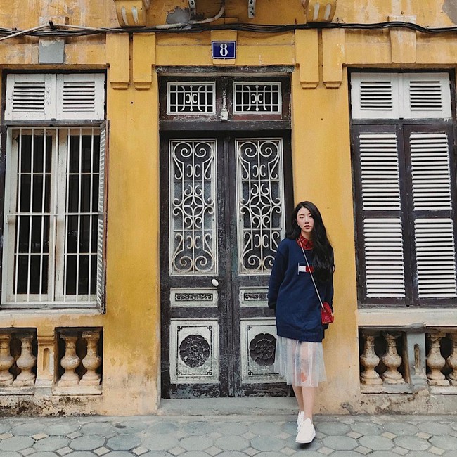 6 xu hướng hot rần rần trong các bức hình OOTD của giới trẻ Việt đầu năm 2017 - Ảnh 9. 6 xu hướng hot rần rần trong các bức hình OOTD của giới trẻ Việt đầu năm 2017 - Ảnh 9.
