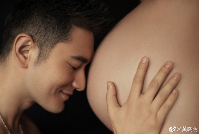 Đập tan tin đồn nhờ người mang thai hộ, Huỳnh Hiểu Minh khoe ảnh Angela Baby thuở bụng bầu vượt mặt - Ảnh 2.