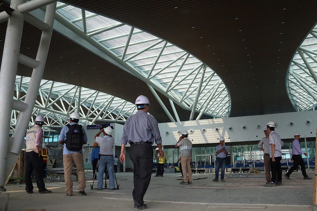Chùm ảnh: Cận cảnh nhà ga hành khách quốc tế hơn 3.500 tỷ đồng sắp hoàn thành ở Đà Nẵng - Ảnh 8.