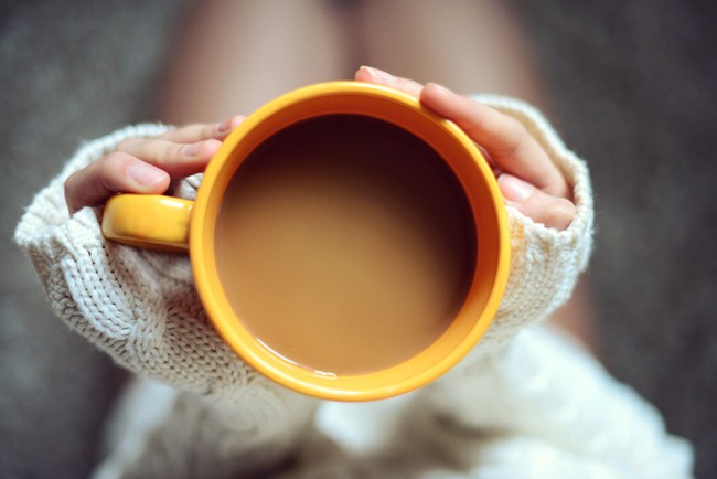 4 sai lầm người uống cà phê nào cũng “dính phải” khiến loại thức uống tốt sức khỏe này trở nên xấu đi - Ảnh 1.