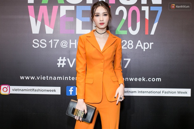 Thảm đỏ VIFW ngày cuối: Phạm Hương và Tóc Tiên cùng chọn style chất quằn quại, Hoa hậu Thu Thảo chưa bao giờ chói đến thế - Ảnh 4.