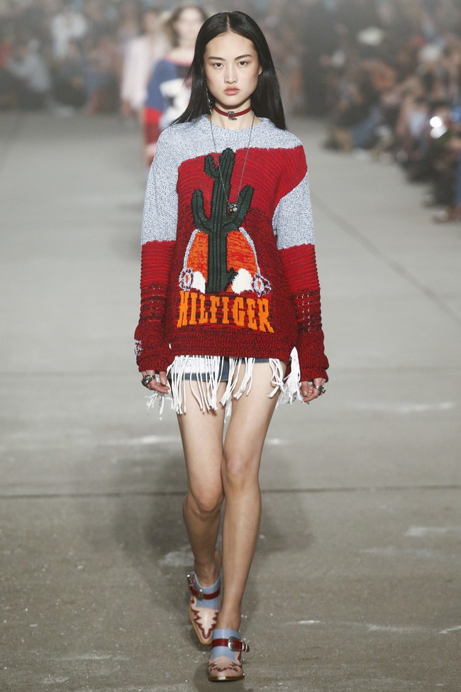 Cùng dự show Tommy Hilfiger, Jessica Jung được Vogue khen nổi bật không kém Lady Gaga - Ảnh 18. Cùng dự show Tommy Hilfiger, Jessica Jung được Vogue khen nổi bật không kém Lady Gaga - Ảnh 18.