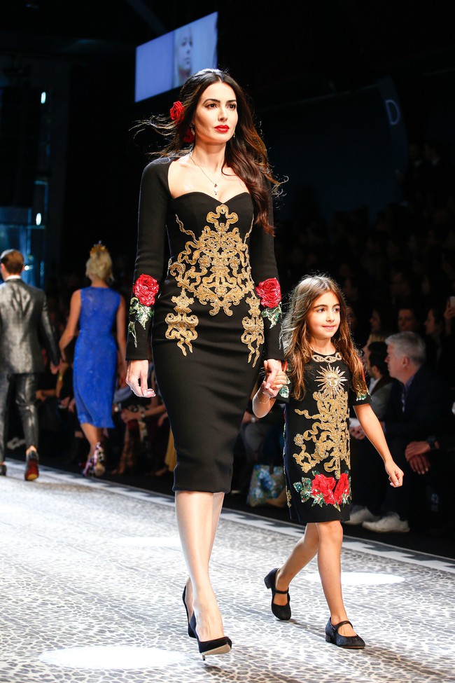 Lý Quí Khánh mang phong cách một mình một kiểu đến show Dolce&Gabbana tại Milan - Ảnh 25. Lý Quí Khánh mang phong cách một mình một kiểu đến show Dolce&Gabbana tại Milan - Ảnh 25.