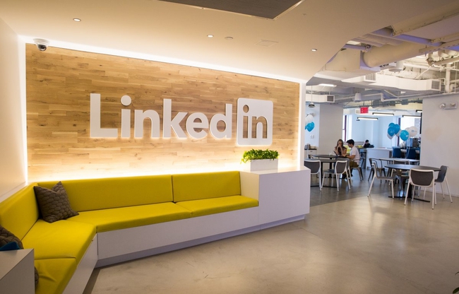 Tham quan văn phòng làm việc trị giá 23 tỉ đô của LinkedIn tại New York, Mỹ - Ảnh 4.