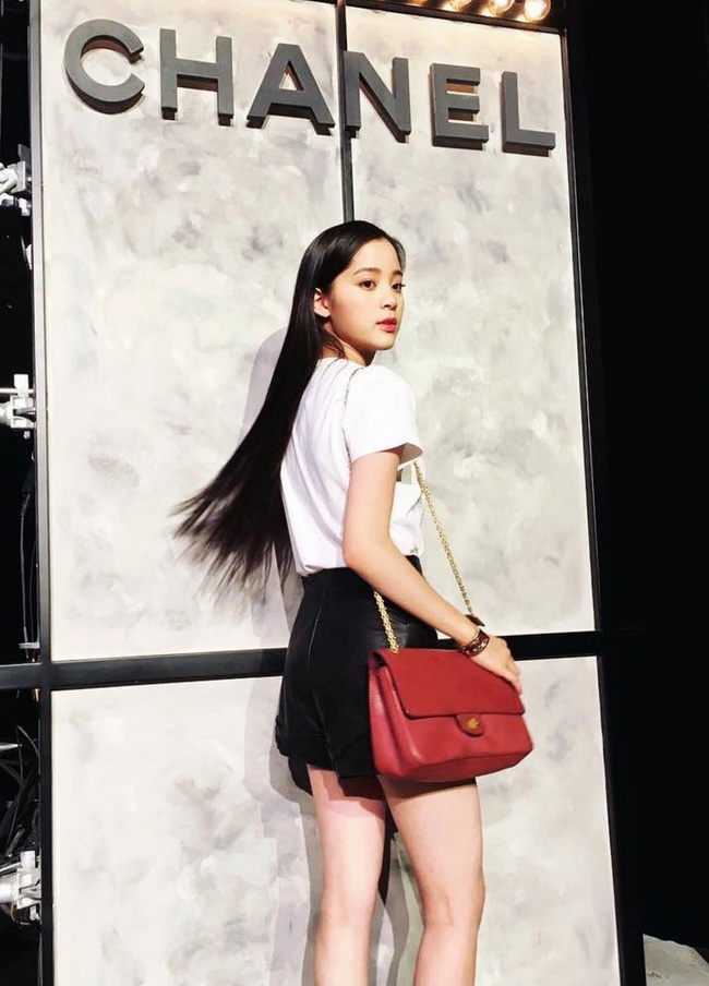 Tiên nữ đánh đàn Cello nổi nhất Đài Loan càng lớn càng xinh đẹp - Ảnh 4.