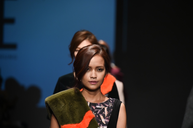Trong một diễn biến khác: Ngọc Châu Next Top là mẫu Việt đầu tiên trình diễn tại Seoul Fashion Week - Ảnh 3.