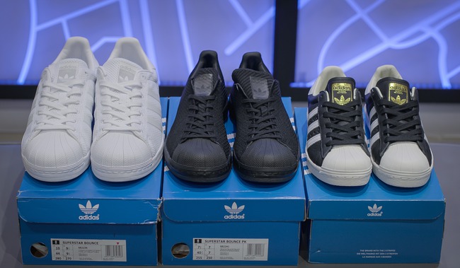 Đánh giá Superstar Boost và Superstar Bounce - Những hậu duệ được tích hợp công nghệ cực xịn đến từ adidas - Ảnh 8. Đánh giá Superstar Boost và Superstar Bounce - Những hậu duệ được tích hợp công nghệ cực xịn đến từ adidas - Ảnh 8.