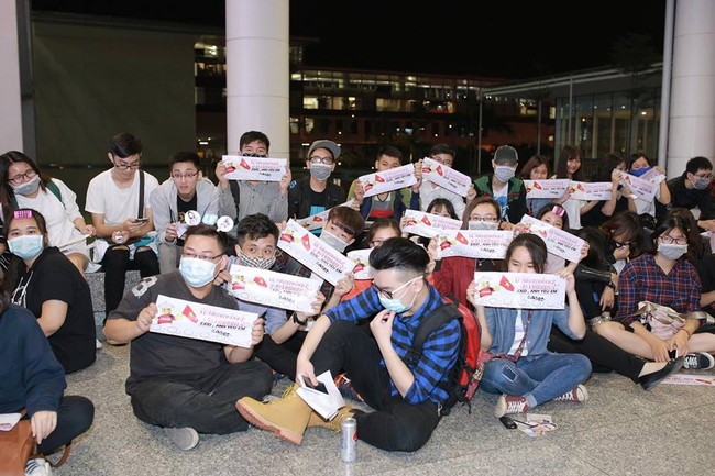 Đến Hà Nội vào nửa đêm, EXID khiến fan Việt phát cuồng vì nhan sắc xinh không tì vết! - Ảnh 18.