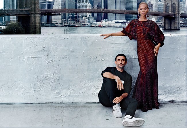 Sau 12 năm gắn bó, NTK Riccardo Tisci đột ngột từ bỏ ngôi báu tại đế chế Givenchy - Ảnh 1. Sau 12 năm gắn bó, NTK Riccardo Tisci đột ngột từ bỏ ngôi báu tại đế chế Givenchy - Ảnh 1.