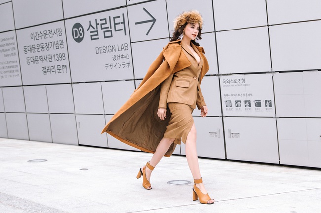 Seoul Fashion Week: Phí Phương Anh chơi lớn với set đồ Chanel đến 400 triệu đồng! - Ảnh 12.