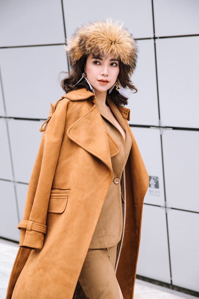 Seoul Fashion Week: Phí Phương Anh chơi lớn với set đồ Chanel đến 400 triệu đồng! - Ảnh 13.