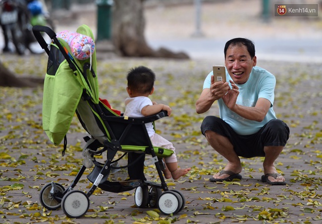Cuối tuần, chị em áo dài váy hoa kéo nhau đi pose ảnh ở con đường lá vàng Phan Đình Phùng - Ảnh 5. Cuối tuần, chị em áo dài váy hoa kéo nhau đi pose ảnh ở con đường lá vàng Phan Đình Phùng - Ảnh 5.