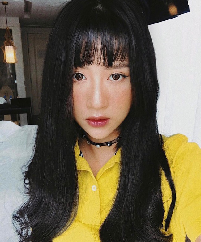 So với đàn chị đàn em, phong cách của Quỳnh Anh Shyn ngày càng... lạ - Ảnh 18. So với đàn chị đàn em, phong cách của Quỳnh Anh Shyn ngày càng... lạ - Ảnh 18.