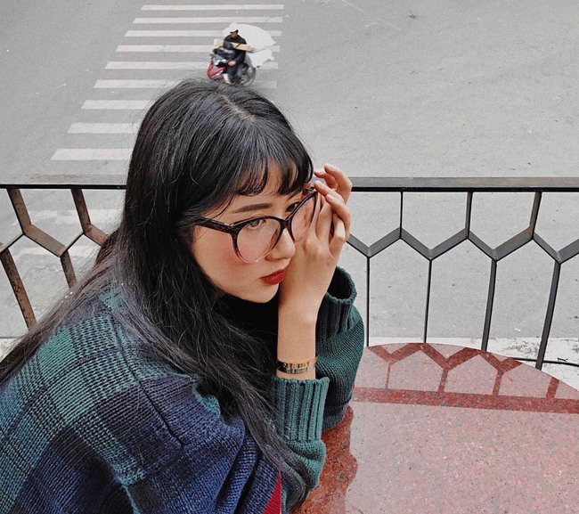 So với đàn chị đàn em, phong cách của Quỳnh Anh Shyn ngày càng... lạ - Ảnh 19. So với đàn chị đàn em, phong cách của Quỳnh Anh Shyn ngày càng... lạ - Ảnh 19.