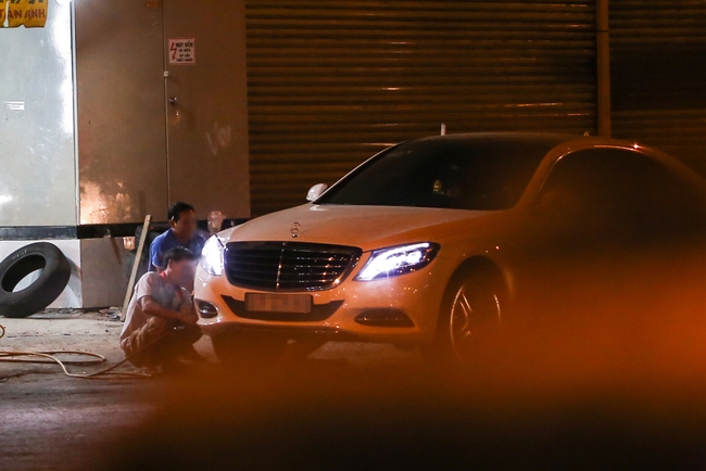 Bắt gặp Trấn Thành và Hari Won bị hỏng xe giữa đường lúc nửa đêm - Ảnh 7.