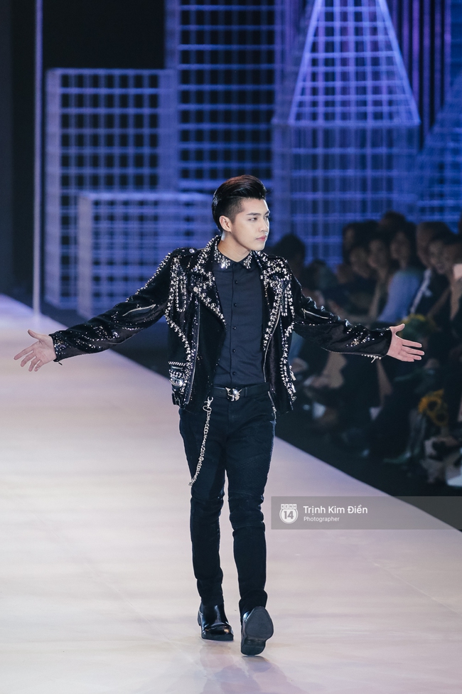 Noo Phước Thịnh catwalk - nhân tố bí ẩn của VIFW ngày 1 khiến cả khán phòng ố á - Ảnh 3. Noo Phước Thịnh catwalk - nhân tố bí ẩn của VIFW ngày 1 khiến cả khán phòng ố á - Ảnh 3.