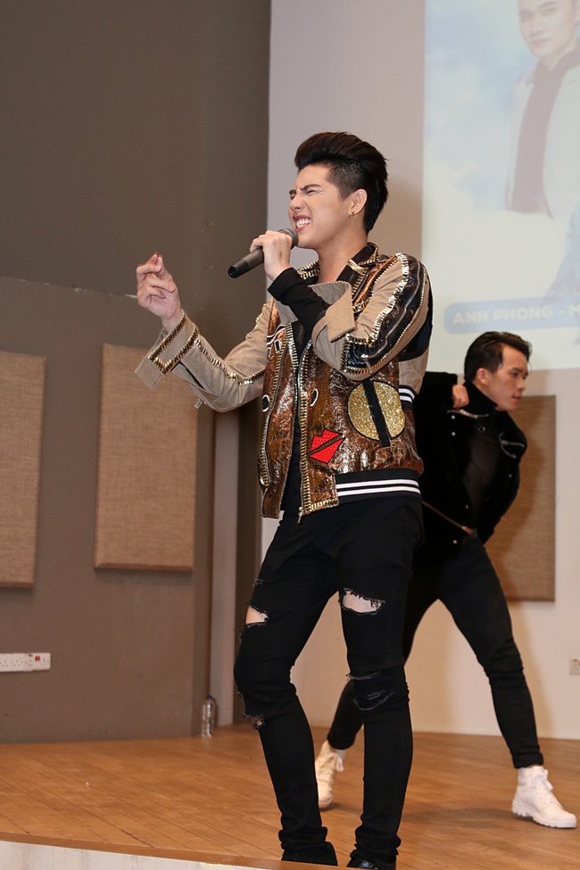 Clip: Fan Singapore cuồng nhiệt ủng hộ Noo Phước Thịnh không thua kém gì ở Việt Nam - Ảnh 8.