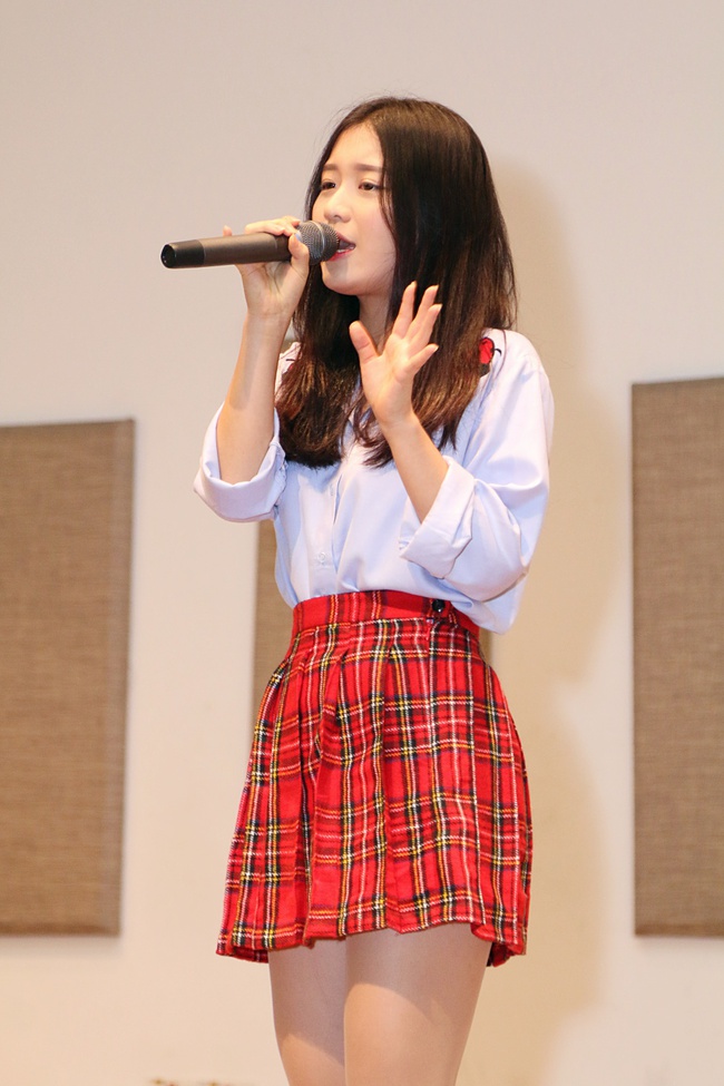 Clip: Fan Singapore cuồng nhiệt ủng hộ Noo Phước Thịnh không thua kém gì ở Việt Nam - Ảnh 16.