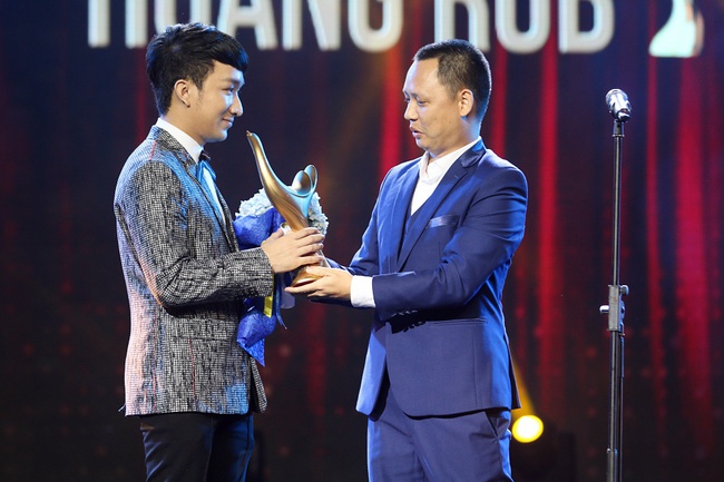 Noo Phước Thịnh vượt loạt tên tuổi lớn, nhận giải Ca sĩ của năm tại Cống hiến 2017 - Ảnh 27.