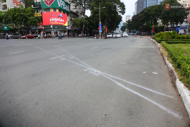 Đốn hạ 28 cây xanh trên đường Lê Lợi: Người Sài Gòn tiếc nuối nhưng chấp nhận vì thành phố hiện đại - Ảnh 2.