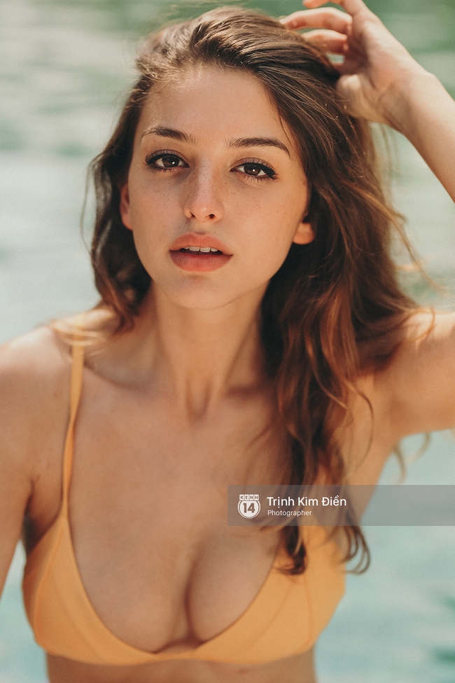 Cận cảnh khuôn mặt xinh đẹp và thân hình nóng bỏng chết người của cô nàng Celine Farach! - Ảnh 22.