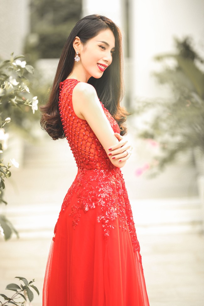 "Bà mẹ một con" Thủy Tiên đẹp không thể rời mắt trong single mừng Xuân "Bà mẹ một con" Thủy Tiên đẹp không thể rời mắt trong single mừng Xuân
