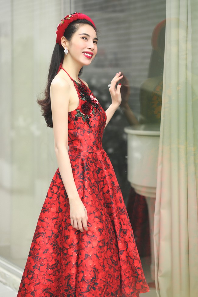 "Bà mẹ một con" Thủy Tiên đẹp không thể rời mắt trong single mừng Xuân "Bà mẹ một con" Thủy Tiên đẹp không thể rời mắt trong single mừng Xuân