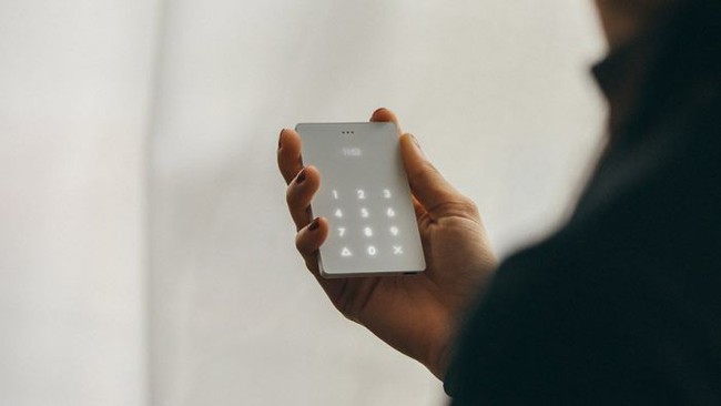 Cai nghiện smartphone bằng cục gạch sang chảnh chỉ có chức năng nghe - gọi - Ảnh 3.