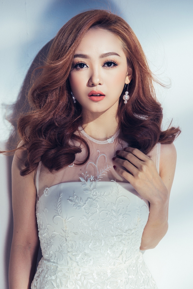 Đông Nhi sexy bên 11 chiến binh đa màu sắc tại The Voice! - Ảnh 5.