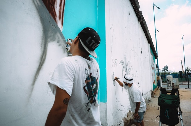 Biến hóa 17 bức tường trong con hẻm Sài Gòn thành những bức vẽ graffiti thú vị về loài tê giác - Ảnh 1.