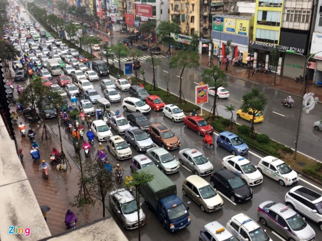 Hà Nội làm đường vành đai 1 rộng 50 m song song Đê La Thành - Ảnh 1. Hà Nội làm đường vành đai 1 rộng 50 m song song Đê La Thành - Ảnh 1.