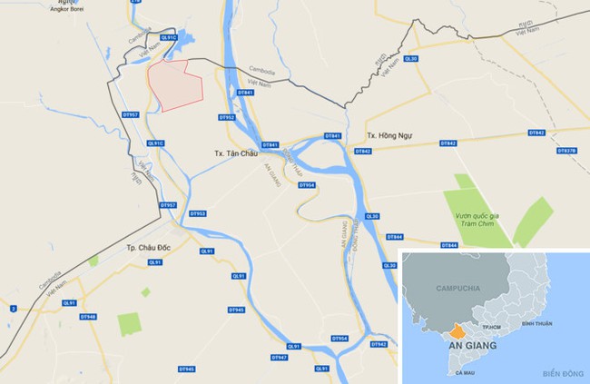Sạt lở, 6 căn nhà ở An Giang tuột xuống kênh - Ảnh 3. Sạt lở, 6 căn nhà ở An Giang tuột xuống kênh - Ảnh 3.