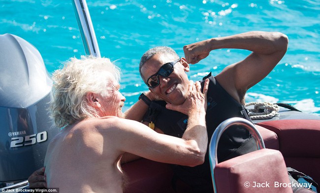 Không chỉ chơi golf giỏi, Tổng thống Barack Obama còn lướt ván diều rất chuyên nghiệp - Ảnh 4.