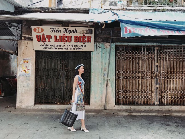 So với đàn chị đàn em, phong cách của Quỳnh Anh Shyn ngày càng... lạ - Ảnh 7. So với đàn chị đàn em, phong cách của Quỳnh Anh Shyn ngày càng... lạ - Ảnh 7.