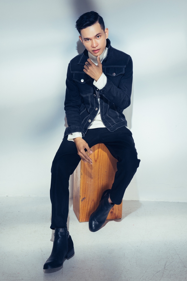 Đông Nhi sexy bên 11 chiến binh đa màu sắc tại The Voice! - Ảnh 9.