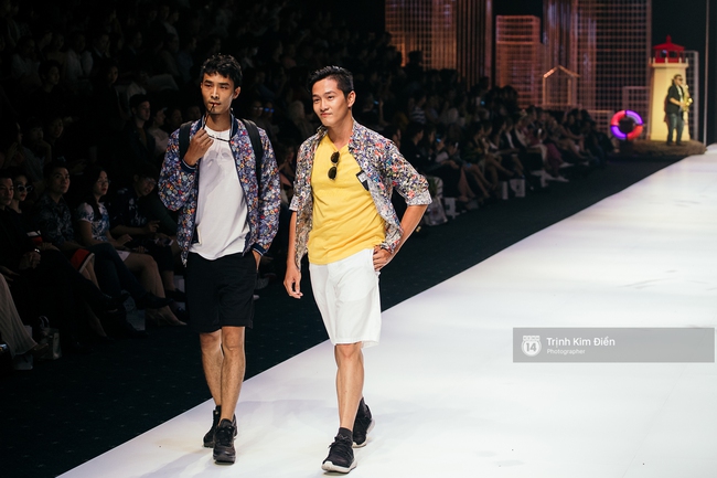 Thanh Hằng đặt cái kết hoàn hảo cho VIFW, Lê Thúy bất ngờ catwalk trong show Lê Thanh Hòa - Ảnh 37. Thanh Hằng đặt cái kết hoàn hảo cho VIFW, Lê Thúy bất ngờ catwalk trong show Lê Thanh Hòa - Ảnh 37.