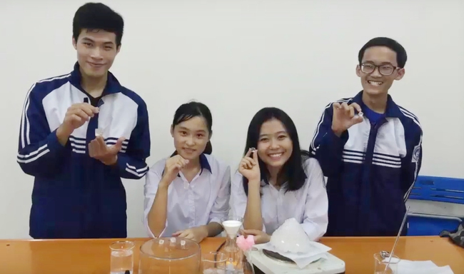 Vượt Nhật Bản, học sinh Việt Nam giành 2 giải Bạc trong cuộc thi khoa học quốc tế - Ảnh 1.