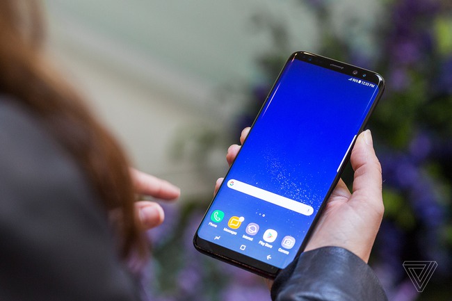 Ai ai cũng nói Galaxy S8 có màn hình tràn vô cực, vậy nó là gì? - Ảnh 2.