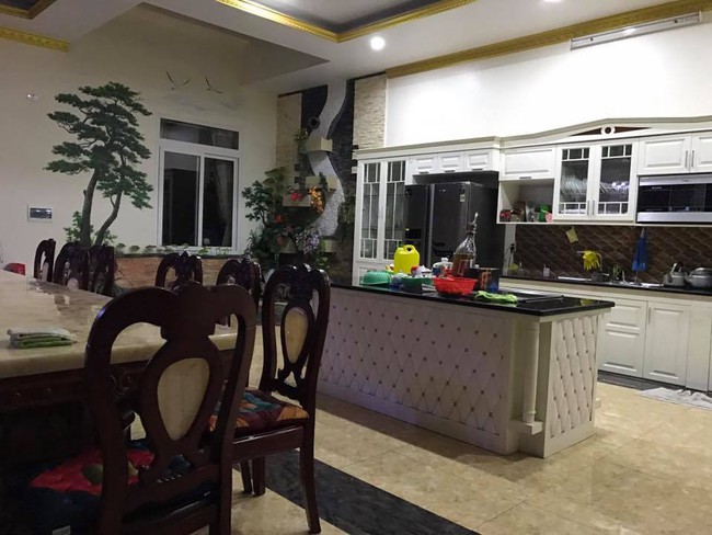 Bên trong cơ ngơi bề thế của nhà chồng Vy Oanh - Ảnh 1. Bên trong cơ ngơi bề thế của nhà chồng Vy Oanh - Ảnh 1.