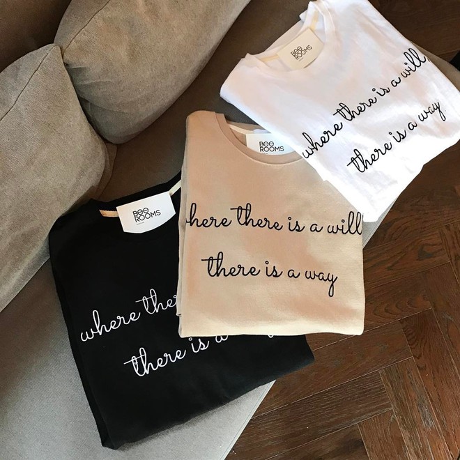 T-shirt với font chữ viết tay, món mới siêu hot đang được giới trẻ châu Á diện miết mải - Ảnh 10.