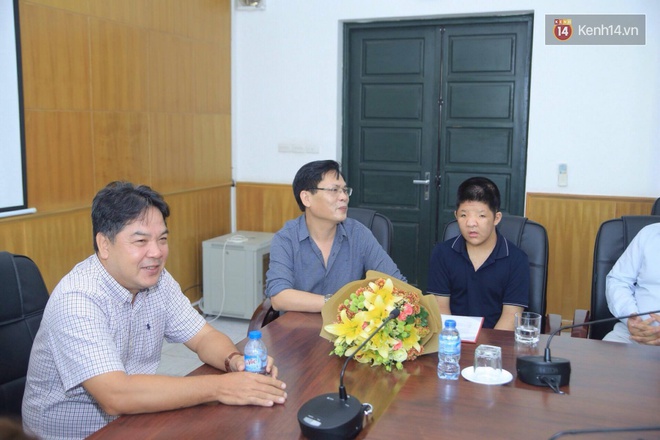 Học viện Âm nhạc Quốc gia Việt Nam trao tặng học bổng 2 năm cho con trai Quốc Tuấn - Ảnh 1. Học viện Âm nhạc Quốc gia Việt Nam trao tặng học bổng 2 năm cho con trai Quốc Tuấn - Ảnh 1.