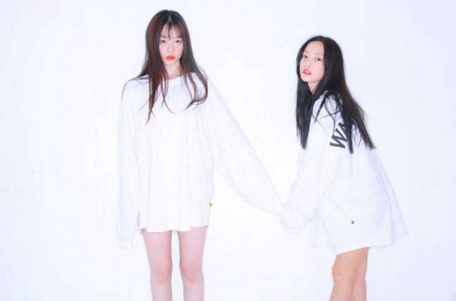 Chơi quá thân, Goo Hara bị "nhiễm" hay đang cố gắng sao chép Sulli? Chơi quá thân, Goo Hara bị "nhiễm" hay đang cố gắng sao chép Sulli?