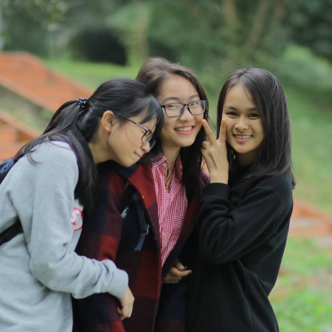 Lâu lắm rồi mới có cảnh nữ sinh đạt vòng nguyệt quế đứng giữa 3 chàng trai tại Đường lên đỉnh Olympia - Ảnh 11. Lâu lắm rồi mới có cảnh nữ sinh đạt vòng nguyệt quế đứng giữa 3 chàng trai tại Đường lên đỉnh Olympia - Ảnh 11.