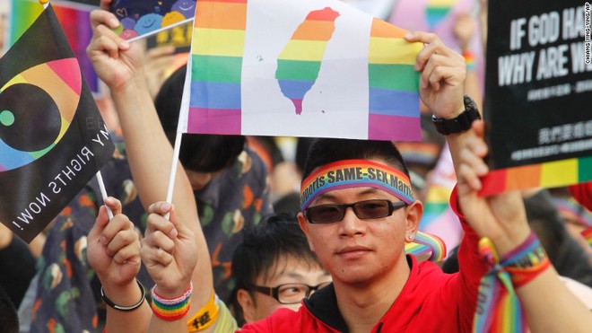 Đài Loan trở thành nơi đầu tiên hợp pháp hóa hôn nhân đồng tính tại châu Á - Ảnh 1.