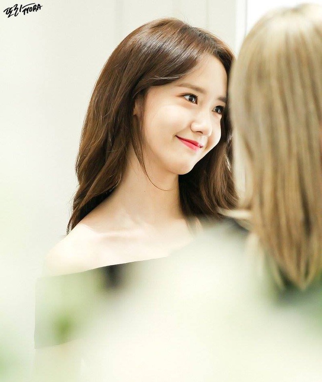 Tin sốc nhất ngày: Sau 8 năm, cuối cùng Yoona đã xén mái tóc dài nữ thần đi rồi! - Ảnh 4. Tin sốc nhất ngày: Sau 8 năm, cuối cùng Yoona đã xén mái tóc dài nữ thần đi rồi! - Ảnh 4.