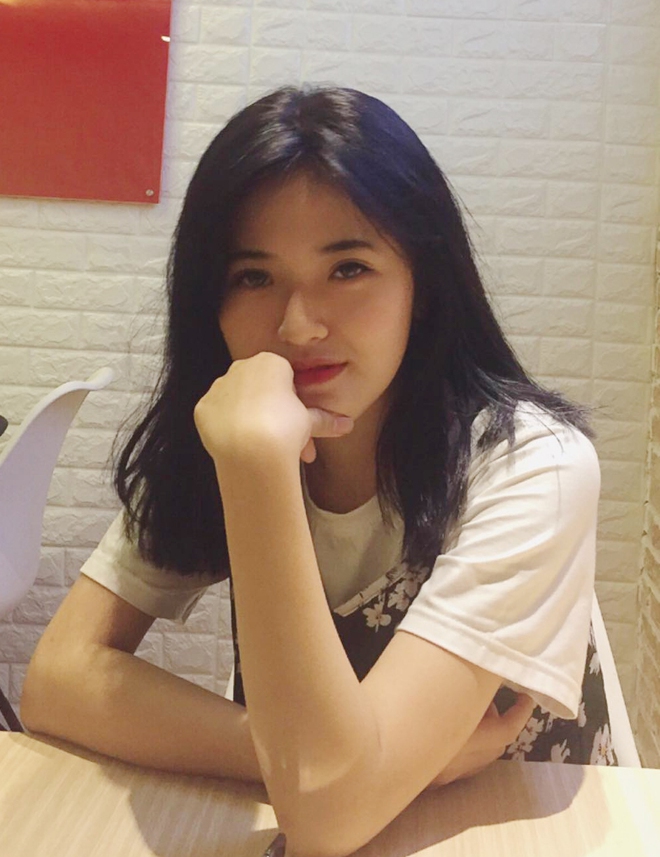 Cô gái Nhân văn năm ấy ai cũng muốn học cùng: Xinh, hát hay lại giỏi ngoại ngữ - Ảnh 4. Cô gái Nhân văn năm ấy ai cũng muốn học cùng: Xinh, hát hay lại giỏi ngoại ngữ - Ảnh 4.