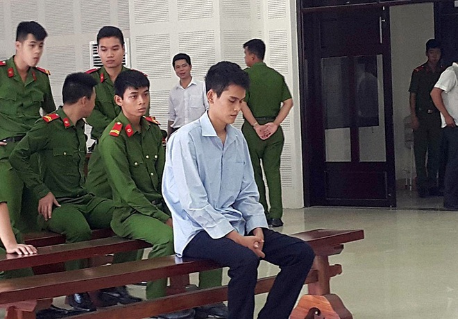 Đà Nẵng: Tử hình nam thanh niên dùng thắt lưng giết bạn rồi đẩy xuống sông phi tang Đà Nẵng: Tử hình nam thanh niên dùng thắt lưng giết bạn rồi đẩy xuống sông phi tang