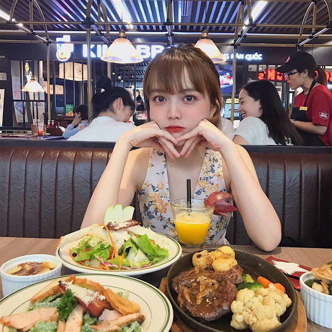 Xem ảnh của cô bạn đến từ ĐH Hoa Sen, chỉ biết cảm thán: Con gái Việt xinh không đùa được đâu! Xem ảnh của cô bạn đến từ ĐH Hoa Sen, chỉ biết cảm thán: Con gái Việt xinh không đùa được đâu!