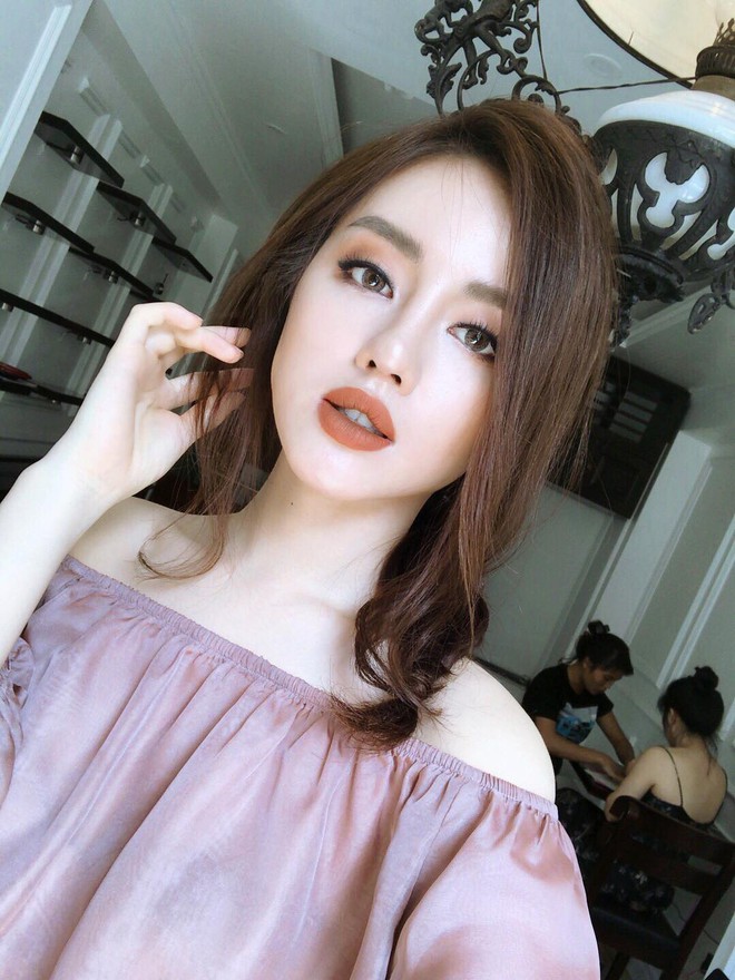 Môi đã đẹp, đánh son màu gì cũng đẹp, Khánh Linh và Tú Hảo chính là 2 nữ hoàng son môi của The Face - Ảnh 4.