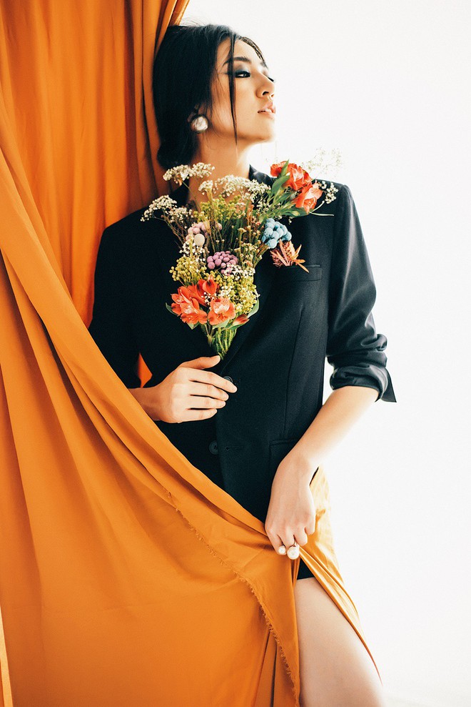 Á hậu Tú Anh hóa nàng thơ, khoe vẻ mong manh khó cưỡng trong bộ ảnh mới - Ảnh 1. Á hậu Tú Anh hóa nàng thơ, khoe vẻ mong manh khó cưỡng trong bộ ảnh mới - Ảnh 1.